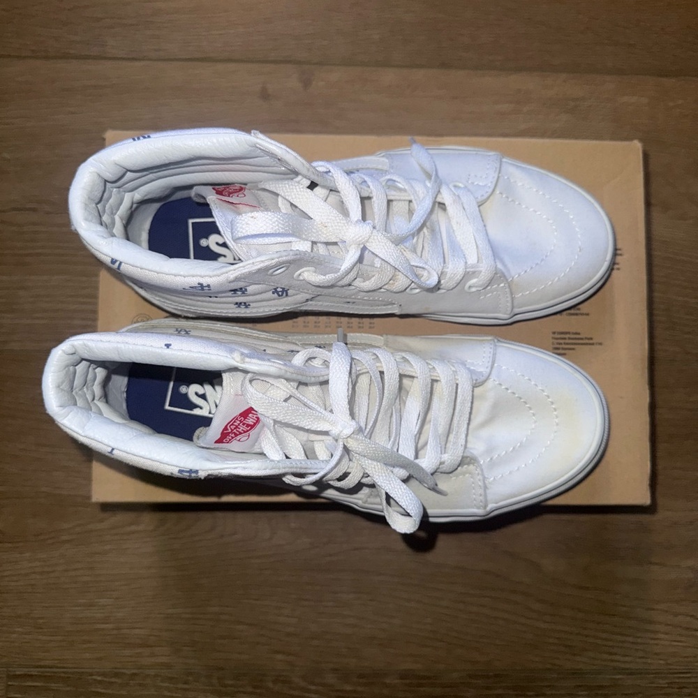 LA Dodgers High-Top VANS White and Blue - Picture 2 of 9